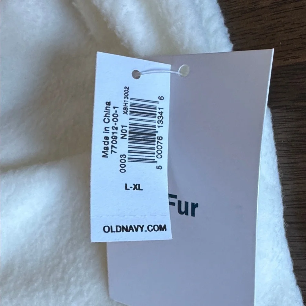 Old Navy Cream Beanie with Faux Fur Pom